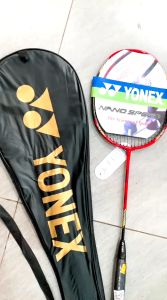 Vợt cầu lông Yonex (1 chiếc)