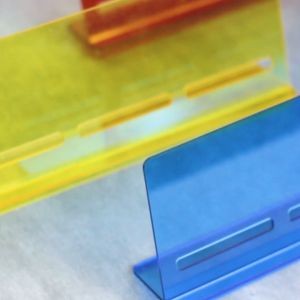 Pajangan Jam Tangan Stand Display Akrilik Warna 4 - INPI House