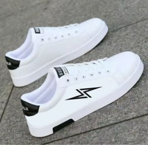 SEPATU PUTIH PRIA DAN WANIRA TERLARIS