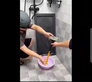 2 in 1 Mesh Cleaner Brush Cap