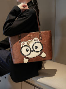 Fashionable Large Capacity Womens Tote Bag Commuter Handbag Shopping Bag Youthful Style Polyester Lining Zipper Closure