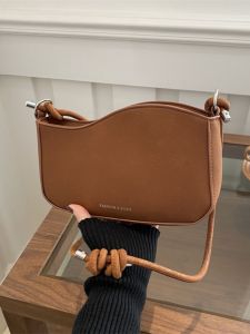 Retro Streamlined Fashion Underarm Saddle Bag Crossbody Shoulder Bag for Youth Winter 2024 Soft PU Leather Solid Color