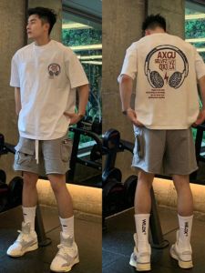 เสื้อยืดคอกลมแขนสั้นผ้าฝ้ายแท้ทรงหลวมสำหรับฤดูร้อน เสื้อยืดสไตล์อเมริกันสำหรับผู้ชาย คอลเลกชันฤดูร้อน 2025