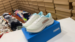 ช้อปมันส์ดีลเด็ด  รองเท้ากีฬาวิ่งหญิง รุ่นลิมิเต็ดLimited edition women running shoes รวมรองเท้าวิ่ง รองเท้าวิ่งถนน รองเท้าวิ่งเทรล รองเท้าวิ่งมาราธอน