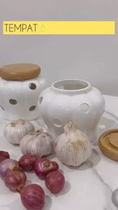 Kotak Penyimpanan Bahan Makanan Estetik: Toples Keramik & Kotak Bawang