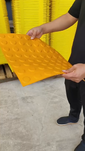30X30Cm Tactile Paving Tile Blind Pathway Flooring Slip-Resistant PVC For Indoor Outdoor Use