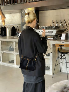 Casual Commuter Bucket Bag Womens Folded Chain Texture Soft Shoulder Bag New 2025 Fashion Trend Compact Size Handbag