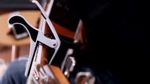 RIXTON Universal Guitar Capo Aluminum Alloy Metal Folk Quick Change Clamp Key Acoustic Classic Guitar Ukulele Accessories Trigger Capo(Guitar Capo 001)