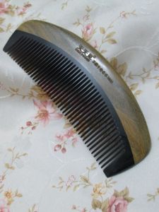 Natural Green Sandalwood Comb Horn Comb Non-Static Sandalwood Wide Tooth Massage For Home Birthday Gift for Women