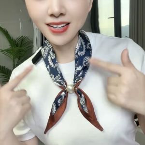 ผ้าพันคอไหมน้ำแข็งแบบมีหัวเข็มขัดรูปผีเสื้อ ผ้าพันคอสไตล์เกาหลีสำหรับฤดูใบไม้ผลิและฤดูใบไม้ร่วง ผ้าพันคอสไตล์เกาหลี