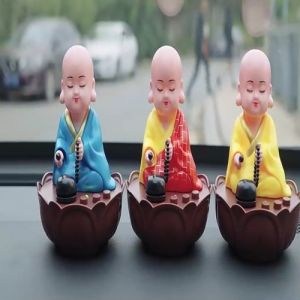 Pajangan Dashboard Mobil Biksu Buddha Nyanyi  Radio Tape Budha Goyang Kepala Monk Lucu Bawa Hoki
