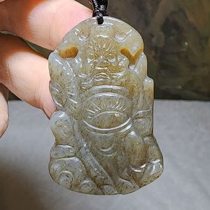 Nephrite caramel brown Zhong Kui Jade pendant (with certificate) 和田玉且末糖钟馗吊坠(带证书)