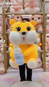 GẤU BÔNG HỔ ÔM SỮA CỌP ÔM SỮA SIZE LỚN VẢI MINISO HÀNG CAO CẤP XUẤT KHẨU