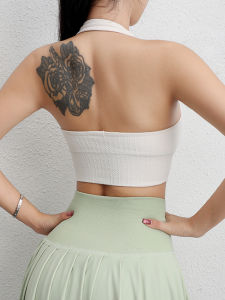 Jiumai Yipin Nylon Sports Bra for Women with Pure Color Pattern Beautiful Back Design Hanging-Neck Style Medium/Height Support