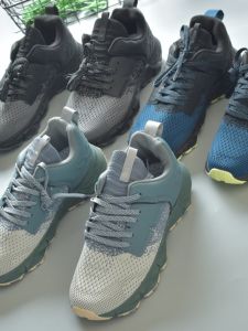 Export Company Withdraw from Cupboard Orders! Flying Woven Breathable! Autumn Mens Shoelace Hiking off-Road Running Sneaker Mens Shoes