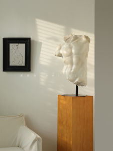 Lily White French Style Resin Sculpture Artistic Craft Half-length Figurine Decorative Accessory for Living Room Hotel Homestay