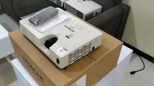 Proyektor Hitachi CP RX93