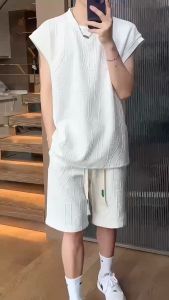 ชุดเสื้อกล้าม + กางเกงขาสั้นผู้ชายชุดสองชิ้น อินเทรนด์ฤดูร้อน ชุดกีฬาแขนกุดสไตล์อเมริกัน