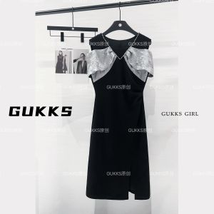 ชุดเดรสยาวคลุมเข่าสไตล์ใหม่สำหรับผู้หญิงในช่วงฤดูร้อน ดีไซน์เรียบง่าย ประดับเพชร กระโปรงทรงเอ แขนสั้น คอตั้ง