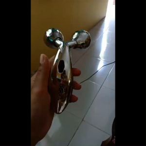 ( 1 PCS ) PENGENCANG WAJAH BODY CARE PIJAT KESEHATAN TUBUH / FACE MASSAGE DIAMOND ROLLER