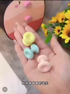 Pegangan Tombol Flush Tekan WC Toilet - Model Donat Anti Slip Warna Cute