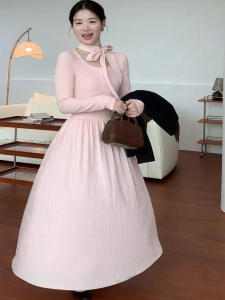 Váy Dài Tay Màu Hồng Thanh Lịch Thắt Nơ Hở Lưng Váy Dài Thu Váy Nữ Váy Chữ A Vải Polyester Váy Thường Ngày