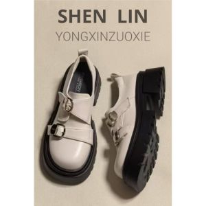 รองเท้า Loafers ส้นหนาสีขาวสำหรับผู้หญิง ฤดูใบไม้ผลิ 2025 รองเท้าส้นแบนสไตล์ย้อนยุคสไตล์อังกฤษ รองเท้าหนัง PU ส้นกลาง