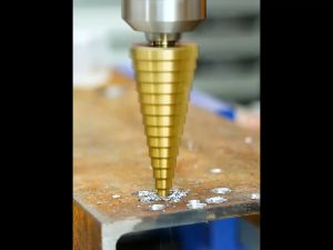 (3 ชิ้น) ชุด ดอกสว่าน ทรงเจดีย์ ขั้นบันได เจาะรู ขยายรู คว้านรู ดอกเล็ก-ใหญ่ ขนาด 4-3  4-20  4-12 เคลือบไทเทเนี่ยม พร้อมกระเป๋าผ้าใบเหน็บเข็มขัด