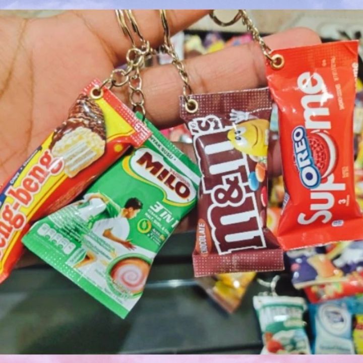 10pcs RANDOM keychain MAKANAN/FOOD miniature (maggie,kitkat,oreo,&other)