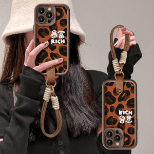 Creative Luxury Womens Phone Case with Wristband And Lanyard for Apple 15Promax Huawei Mate60Pro Autumn Winter New Pura70 for OPPO Reno12 Vivos19 Soft X100