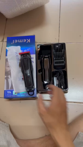 Kemei PG-1071 ปัตตาเลี่ยนไร้สาย อัจฉริยะ ชาร์จได้ เสียงเงียบ ปัตตาเลี่ยนตัด Kemei PG-1071 ของแท้ 100%