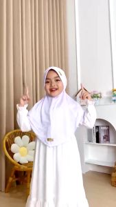 JILBAB ANAK QORI SEKOLAH SD SERUT JOKOWI JERSEY - Kerudung Anak Sekolah Serut Jokowi Berlabel - kerudung manasik anak BY DESMONDA HIJAB