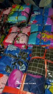 Sarung Kasur Busa Resleting Motif Bulan Bintang Bahan Polyester / Poly China Size 70x200x10 - 200x200x20 Murah dan Terlaris