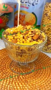 [GIÒN RỤM] Ngũ Cốc Giòn C Rộp Granola Gạo Lứt Ăn Sáng Ít Đường Ăn Kiêng Giảm Cân Mix Trái Cây 600G Việt Thái Organic