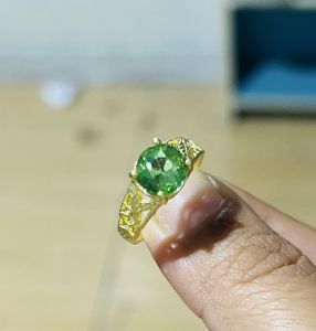 แหวนทองเหลืองแท้หัวพลอย4 ก้านหนามเตยสวยๆสามารถสวมใสได้ทุกโอกาส