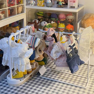 Leiao UT【🔥Ready🔥】🎀Mini LABUBU Baju Coat Hanger Rak Gantung Untk Boneka Ukuran 10-20 cm(Hanger Boneka) Organizer Bjd LABUBU Boneka Doll Clothes