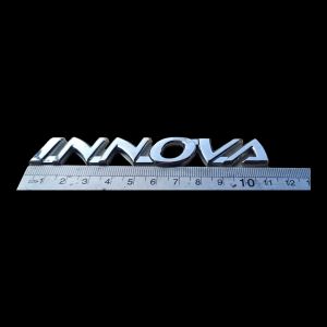 Emblem belakang mobil tulisan INNOVA kijang warna CHROME ukuran 11cm x 2cm lengkap dengan perekat yang kuat langsung pasang pada kendaraan aksesoris mobil
