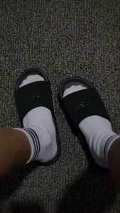 Sandal Slipper Pria Fullblack: Desain Modern & Nyaman