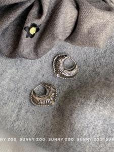 Sunny Zoo Mechanical Heart Silver Hollow out Irregular Fashionable Heavy Texture Earrings Elegant Geometric Womens Jewelry