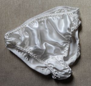 Defective Mulberry Silk Underwear Short in Size Clearance Processing Brand Silk Womens Underwear Briefs Print Small Size