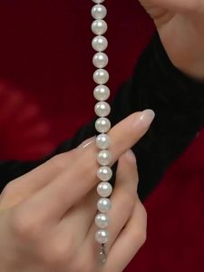 Heart-Shaped Clasp Freshwater Pearl and 925 Silver Bracelet