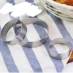 6/12PCS 8CM Round Stainless Steel Tart Rings Perforated Molds
