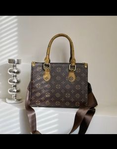 กระเป๋าโท้ต กระเป๋าถือ สะพายข้าง กระเป๋าแฟชั้นสไตล์ใหม่ สวยหรู อินเทรนด์ หนังPUคุณภาพสูง มั่นใจในทุกโอกาส ความจุเยอะ