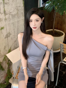 ชุดเดรสสั้นคอวีแขนกุดเอวสูงผูกโบว์เซ็กซี่สำหรับผู้หญิงในช่วงฤดูร้อน สไตล์หวาน สไตล์ญี่ปุ่น ชุดเดรสสั้นเอวสูงแบบสวมหัว