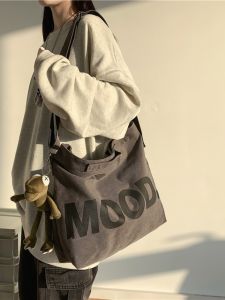 Large Capacity Canvas Tote Bag Womens Crossbody Bag Vintage Single Shoulder Bag for College Students Casual Leisure Bag