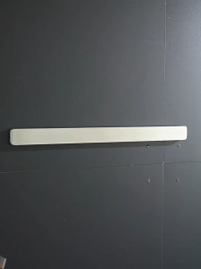 Thanh nam châm treo dao kéo dụng cụ - hộp bọc INOX 304 nguyên khối sang trọng - 820
