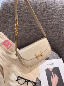 Candy&Kenny Official Website Womens Underarm Bag Simple Quality Spring Summer New Style Compact Square Bag Ladies Handbag