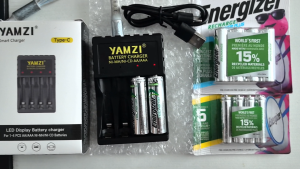 YAMZI 1.2V AA/AAA NI-MH / NI-CD Rechargeable Battery Fast Charger Black OR White