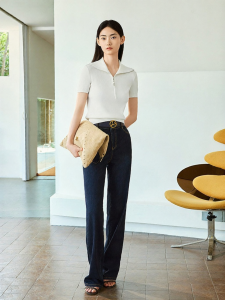 Slim and Versatile High-waisted Straight-leg Jeans