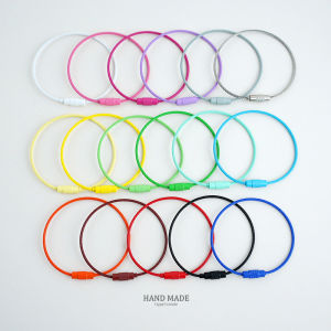 พวงกุญแจ DIY สีลูกกวาดอุปกรณ์เสริมเครื่องประดับห่วงลวดเหล็กหลากสีแบบอินสตาแกรมสำหรับสาวๆห่วงกุญแจ